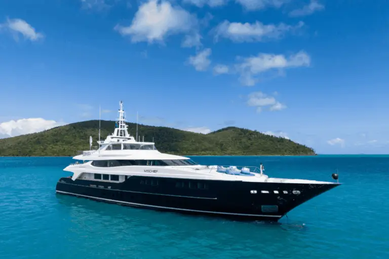 Marxcraft's Refit of 177ft Luxury Yacht for Ahoy Club (14)